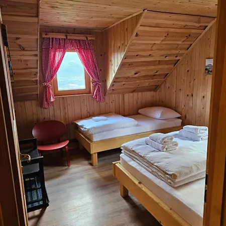 Koca Na Talezu Inn Bled