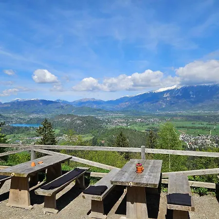 Koca Na Talezu Inn *