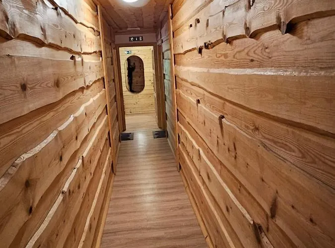 Koca Na Talezu * Bled